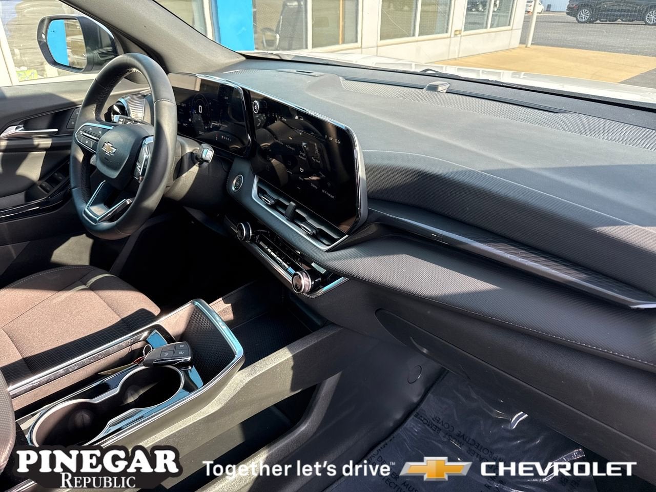 View vehicle photo 7