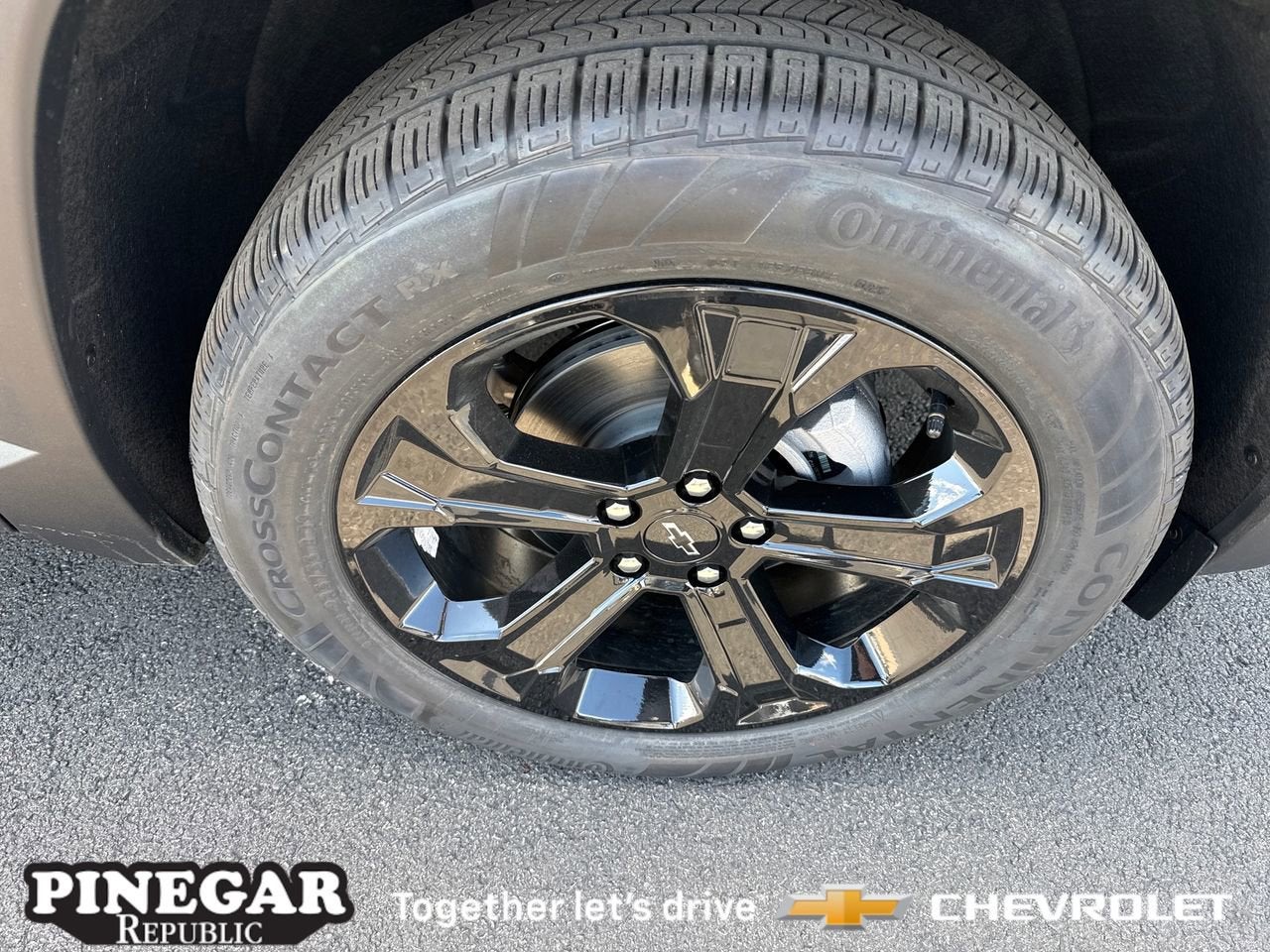 View vehicle photo 5