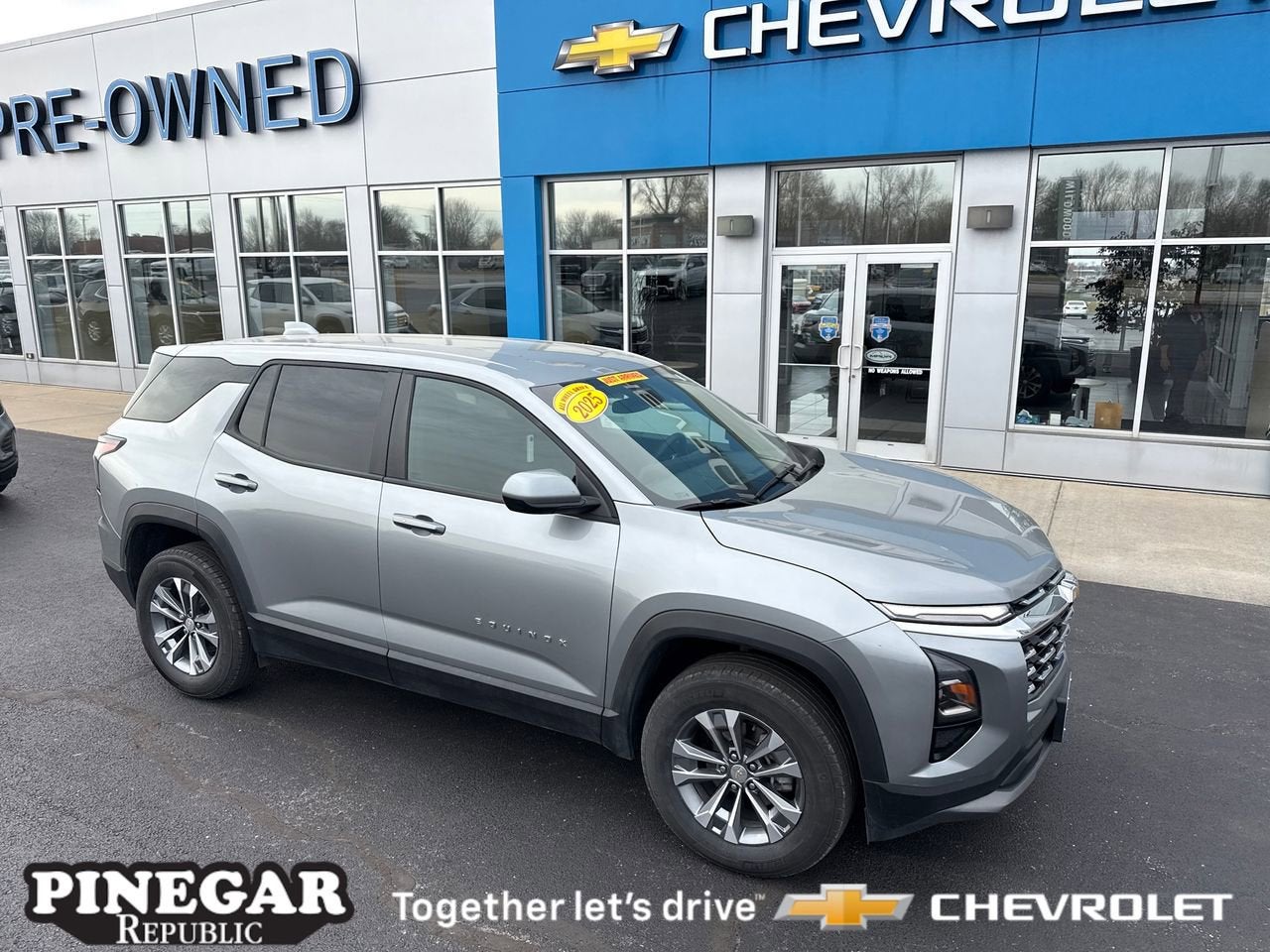 View vehicle photo 5