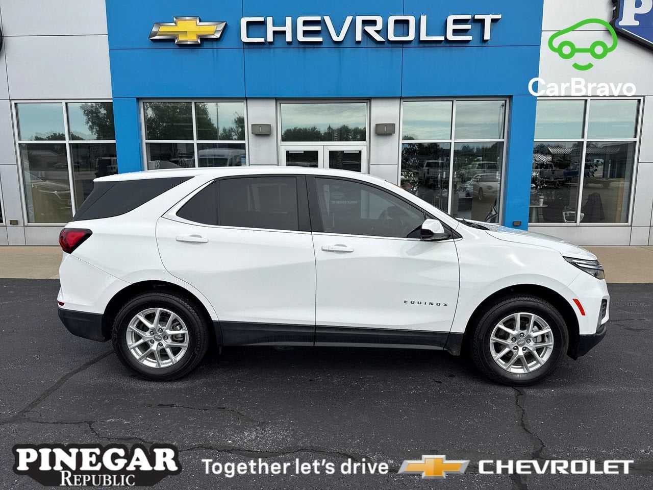 Summit White 2023 Chevrolet Equinox SUV / Crossover Four-Wheel Drive Automatic