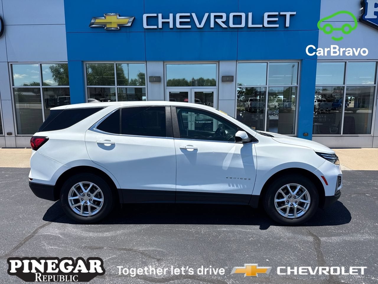 Summit White 2024 Chevrolet Equinox SUV / Crossover Four-Wheel Drive Automatic