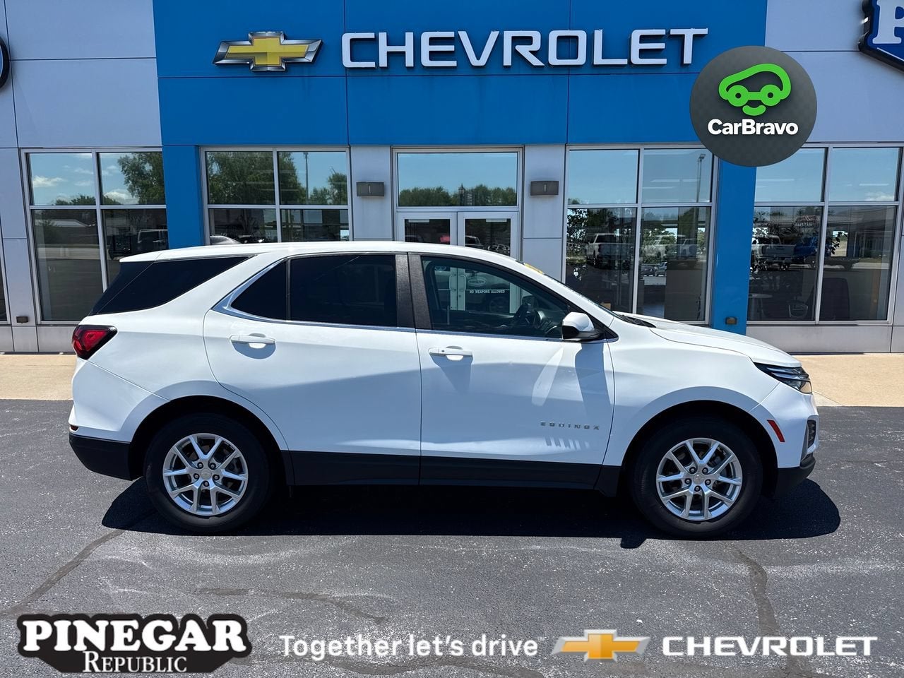 Summit White 2024 Chevrolet Equinox SUV / Crossover Four-Wheel Drive Automatic