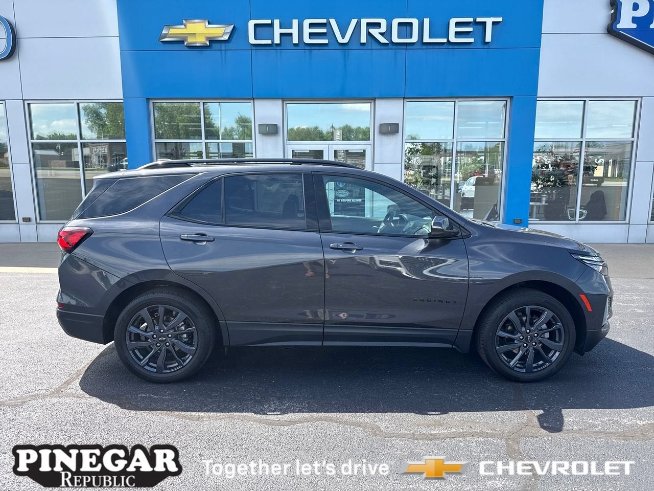 Iron Gray Metallic 2023 Chevrolet Equinox SUV / Crossover Four-Wheel Drive Automatic