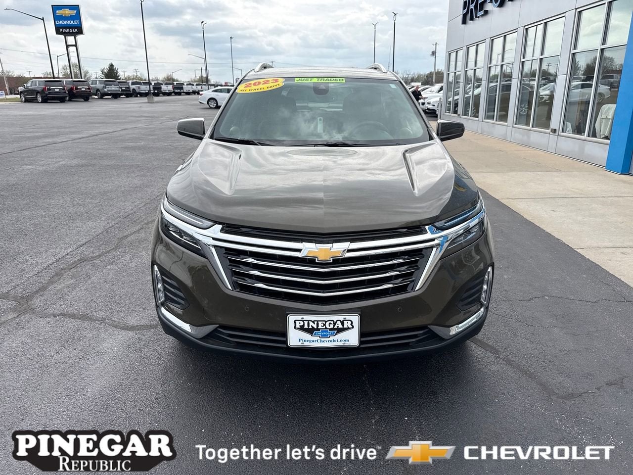 View vehicle photo 3