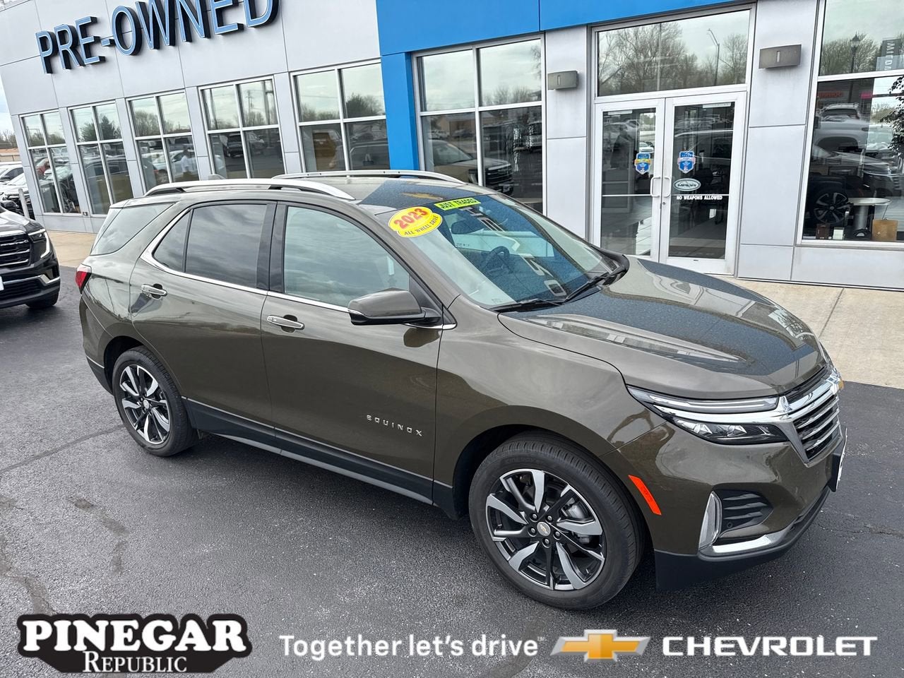 View vehicle photo 5