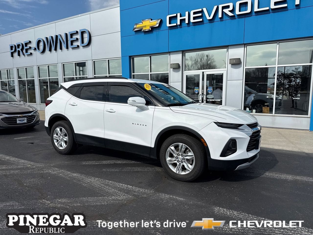 View vehicle photo 2