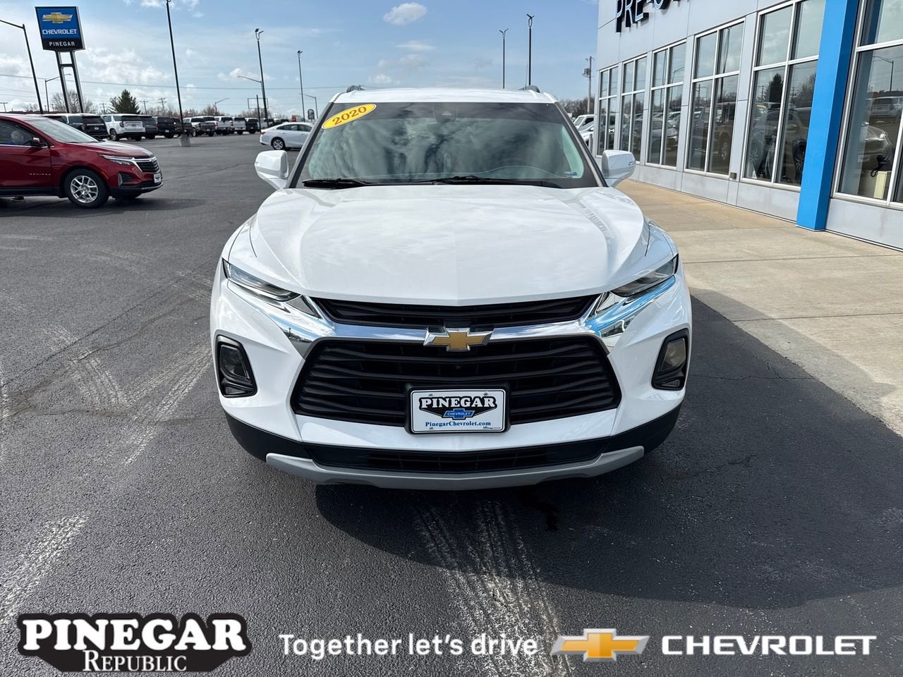 View vehicle photo 3