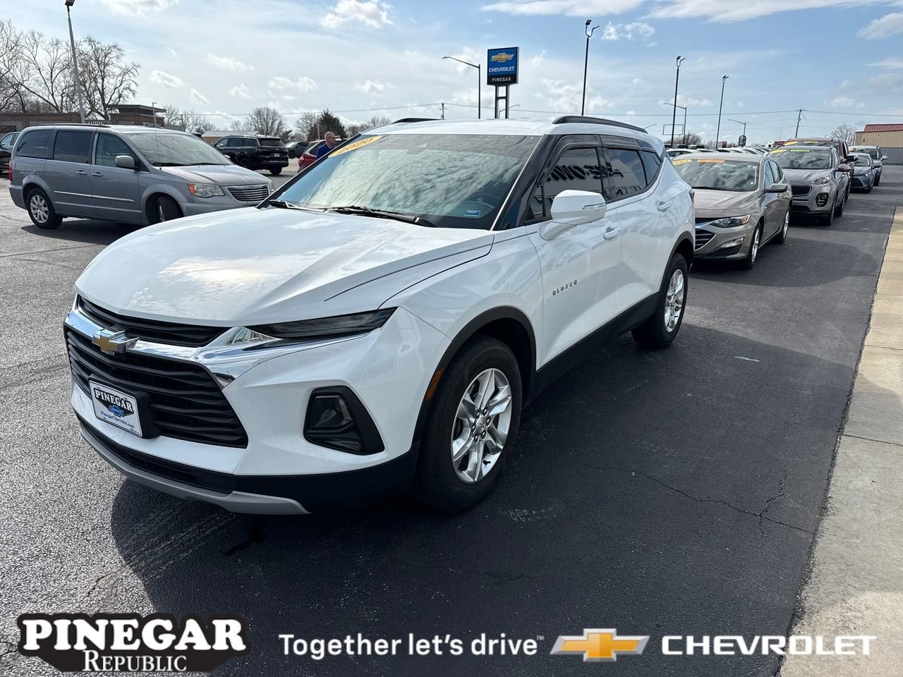 View vehicle photo 4