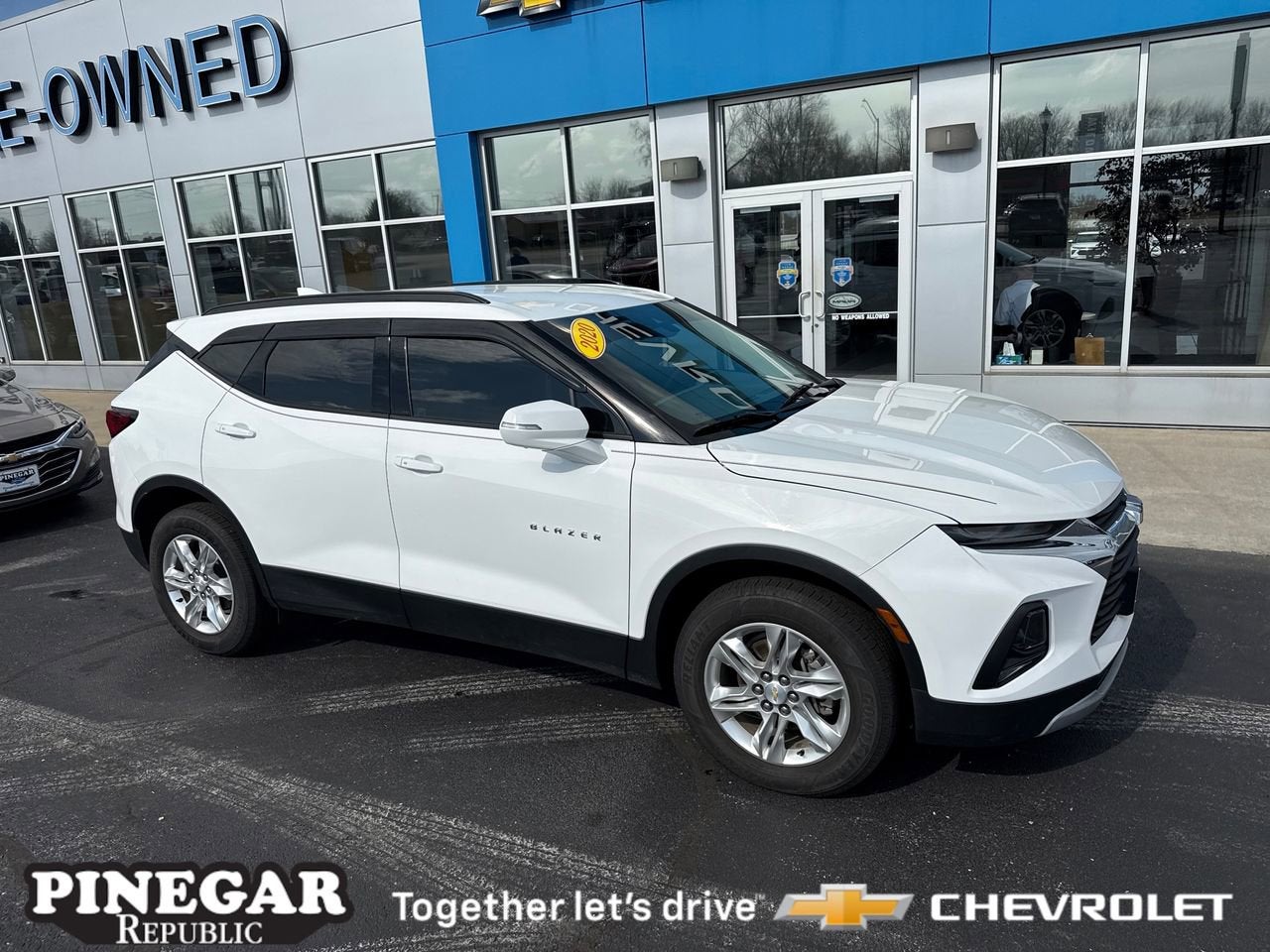 View vehicle photo 5