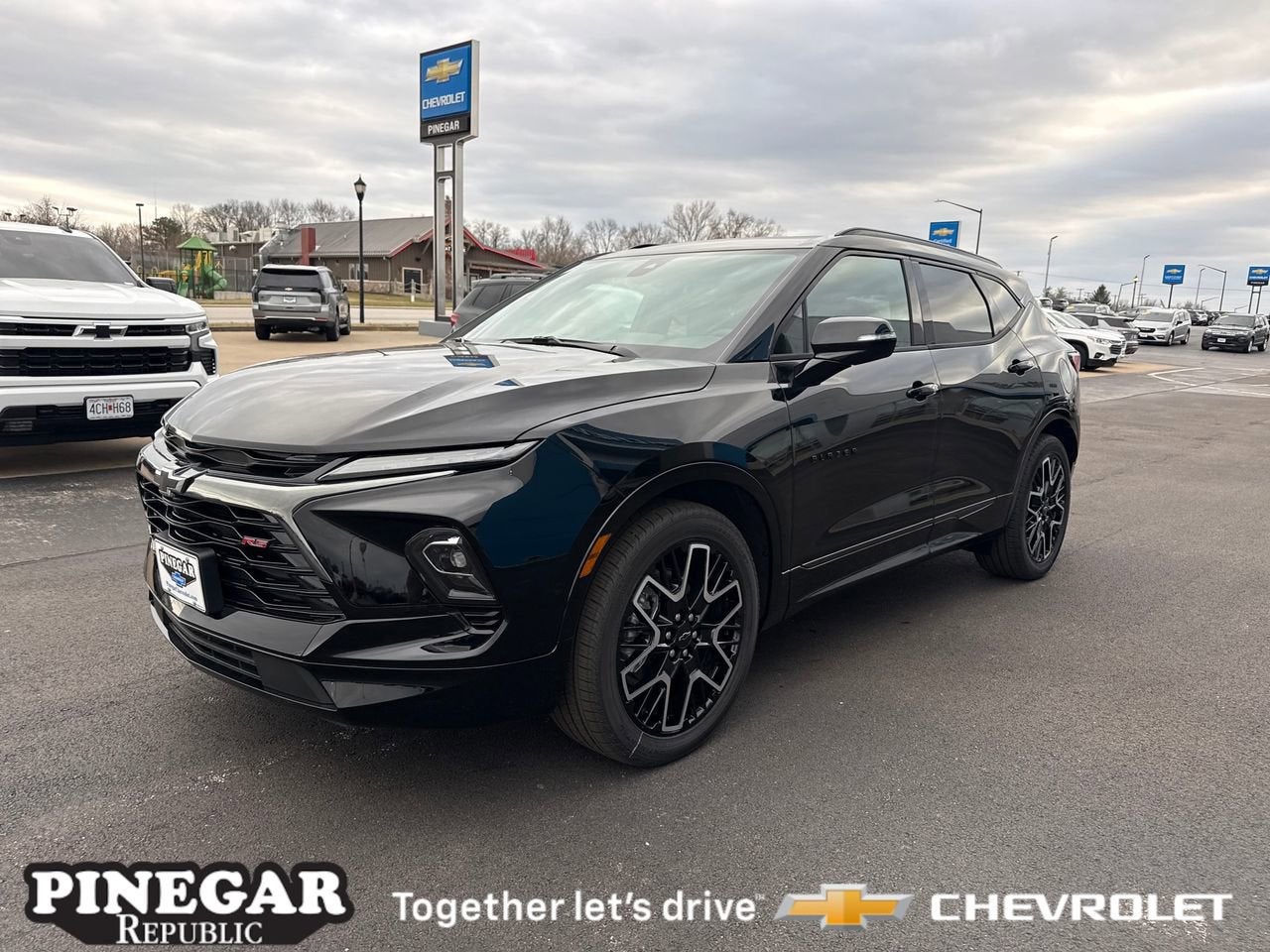 View vehicle photo 3