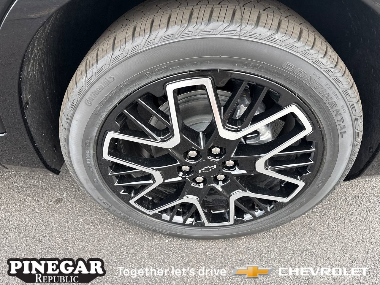 View vehicle photo 5