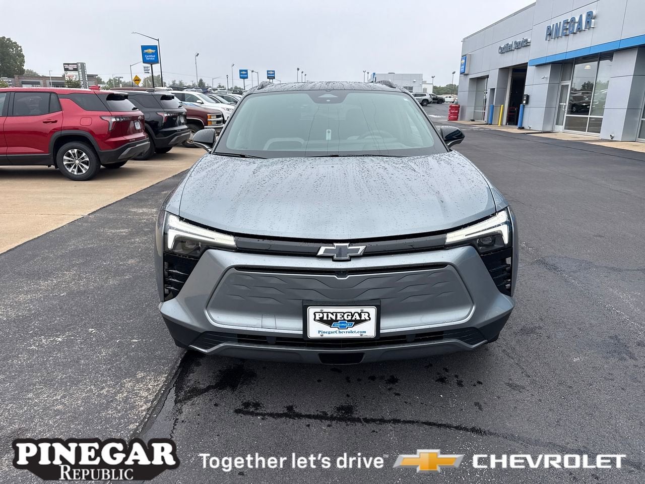 View vehicle photo 2