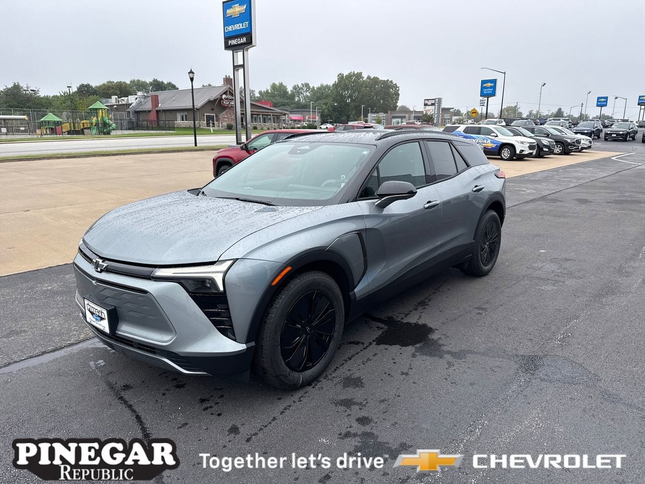 View vehicle photo 3