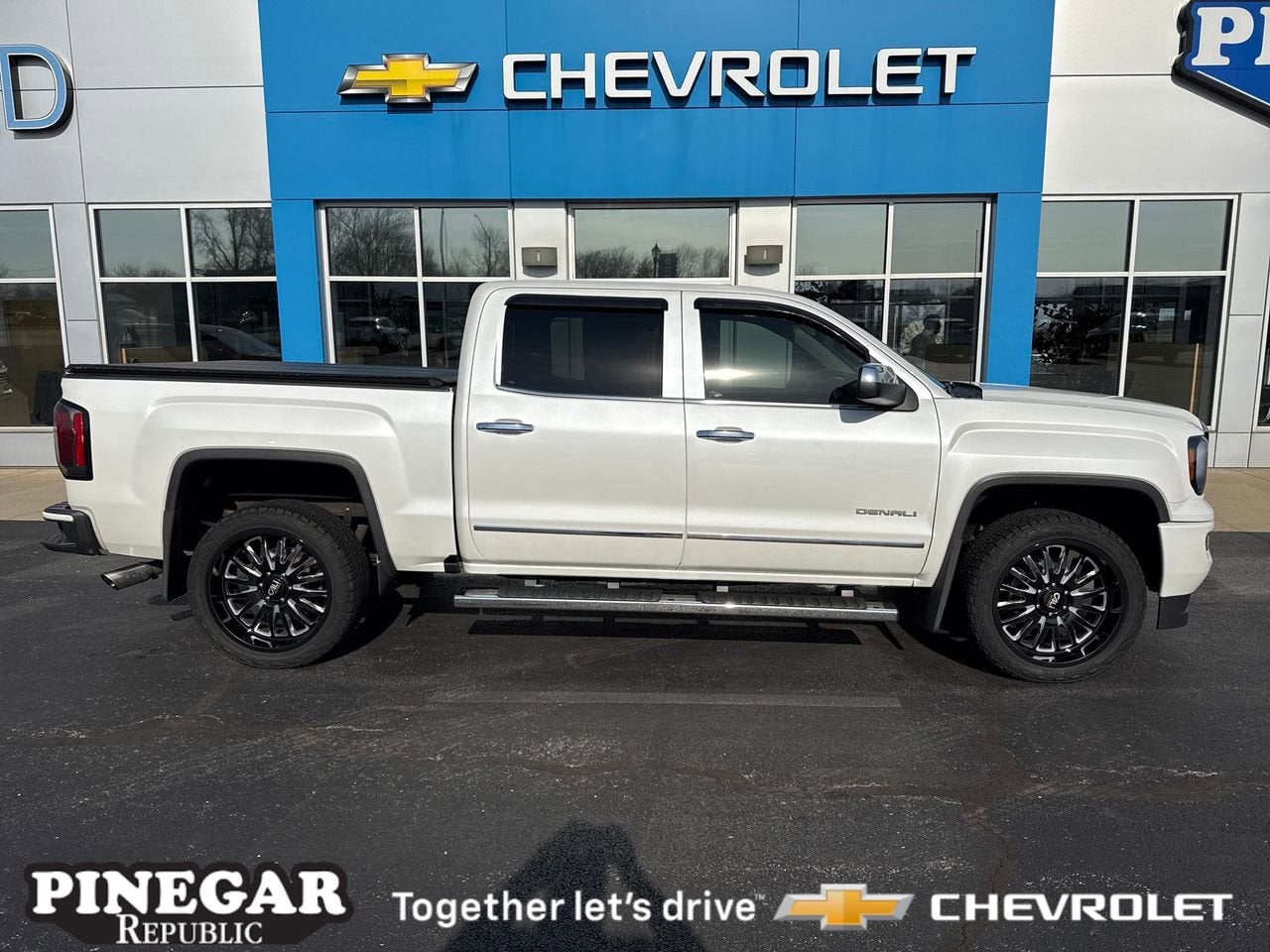 2018 GMC Sierra 1500 Denali Crew Cab 4WD