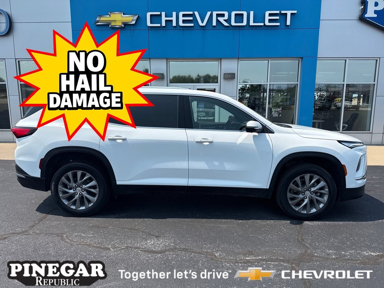 Summit White 2026 Buick Enclave SUV / Crossover Front-Wheel Drive Automatic