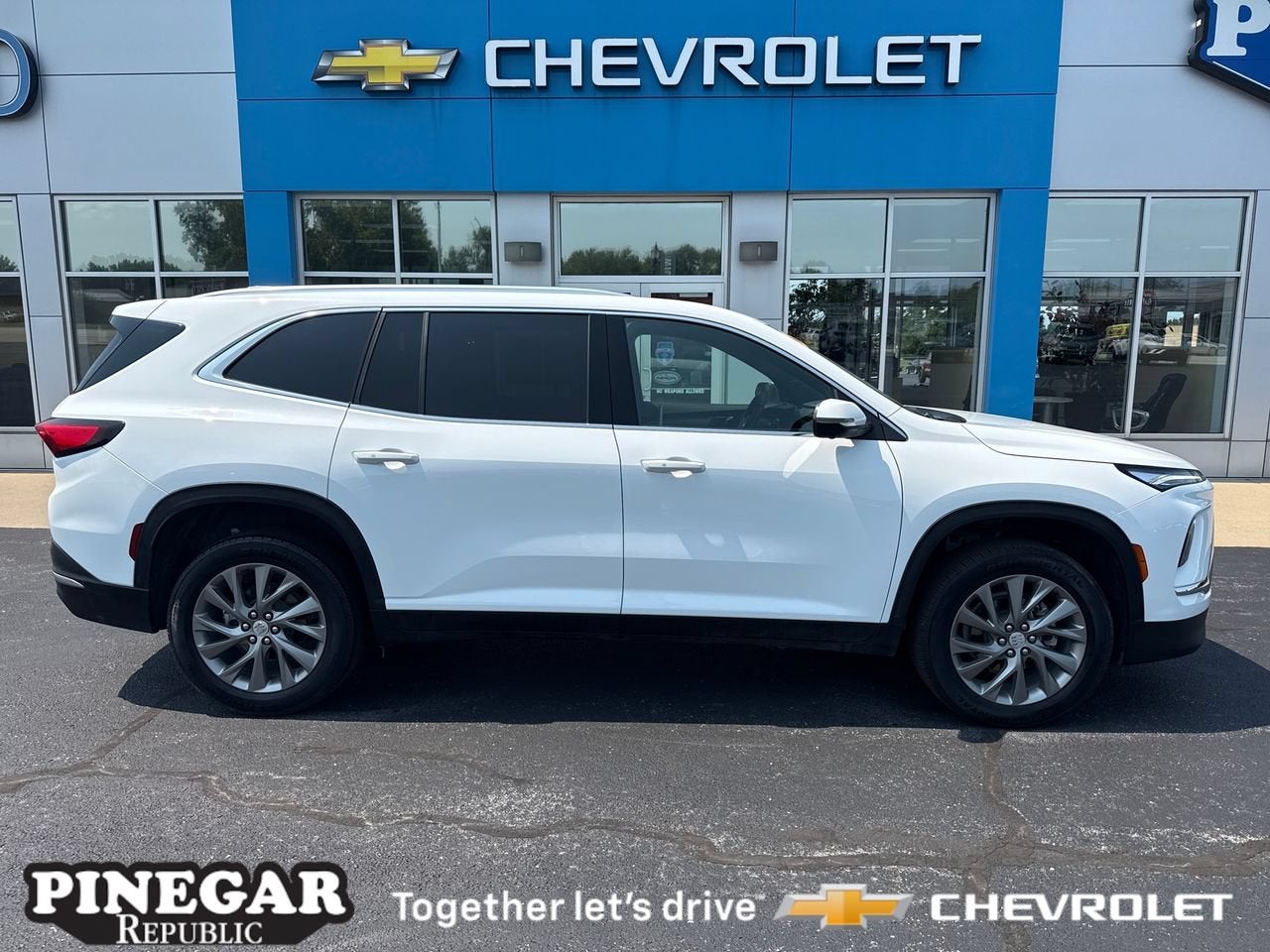  2026 Buick Enclave Preferred FWD   