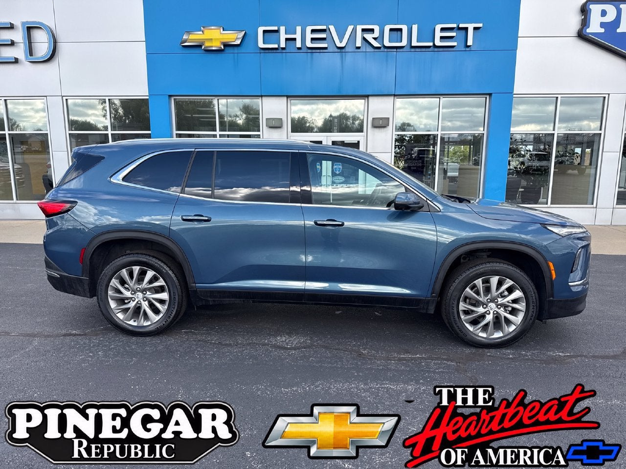 Ocean Blue Metallic 2026 Buick Enclave SUV / Crossover Front-Wheel Drive Automatic