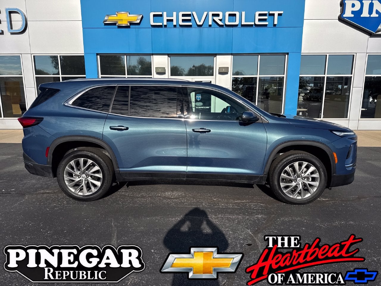 Ocean Blue Metallic 2026 Buick Enclave SUV / Crossover Front-Wheel Drive Automatic