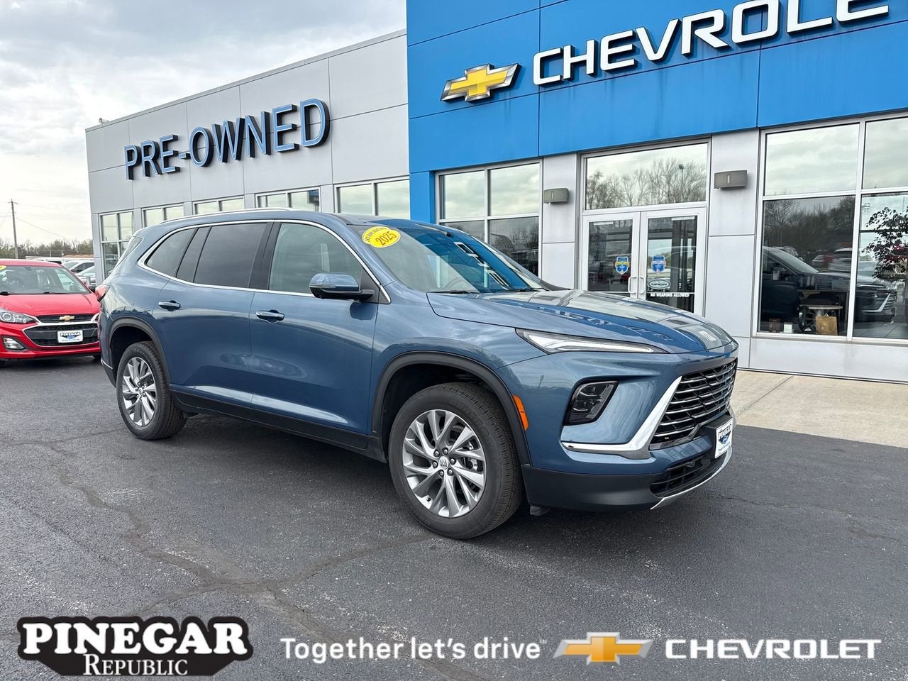 View vehicle photo 2