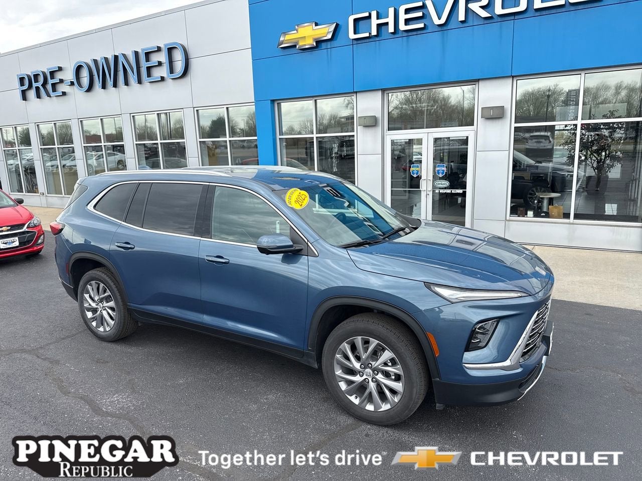 View vehicle photo 5