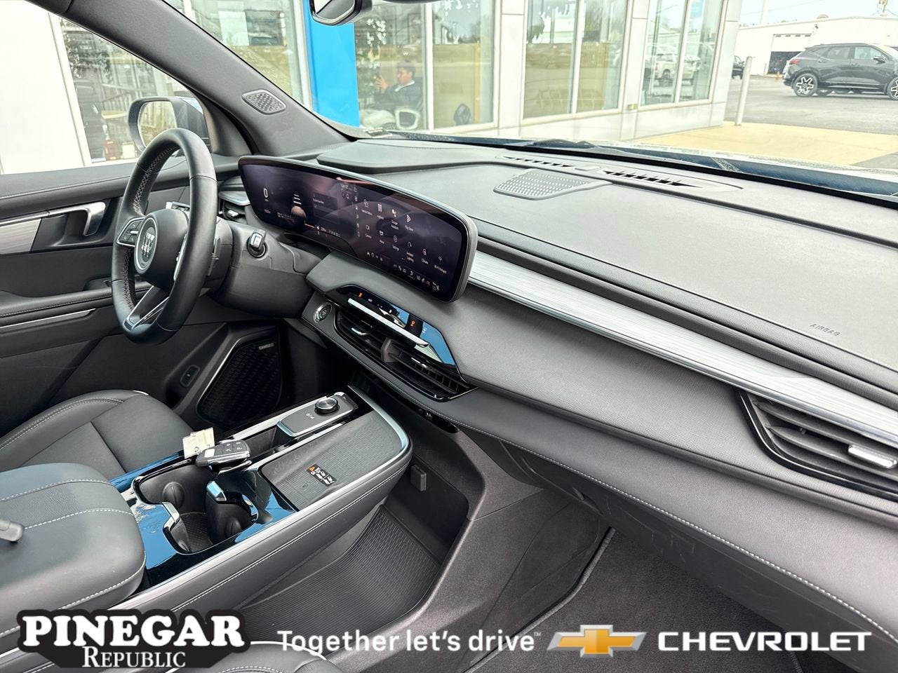 View vehicle photo 7