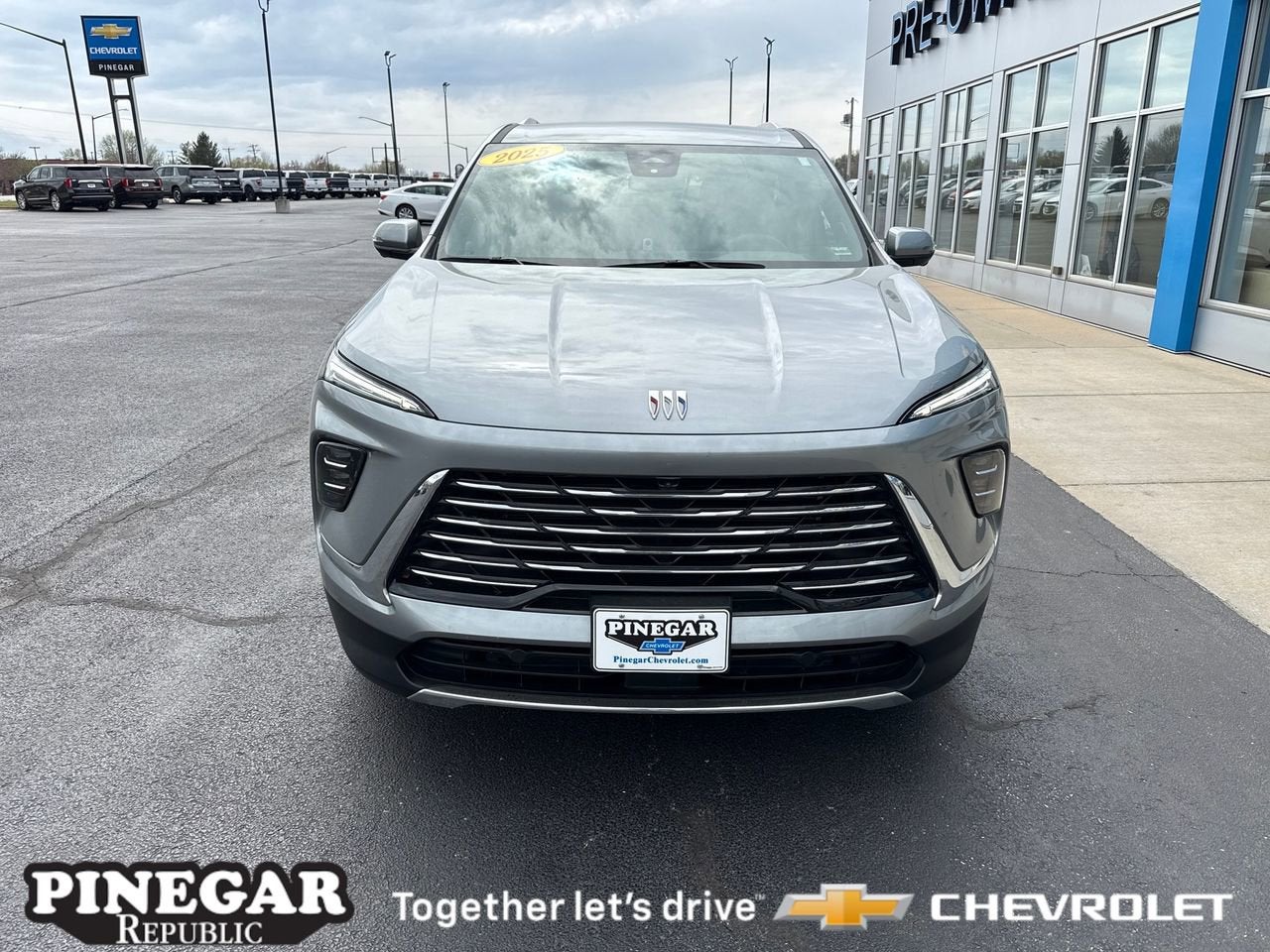 View vehicle photo 3