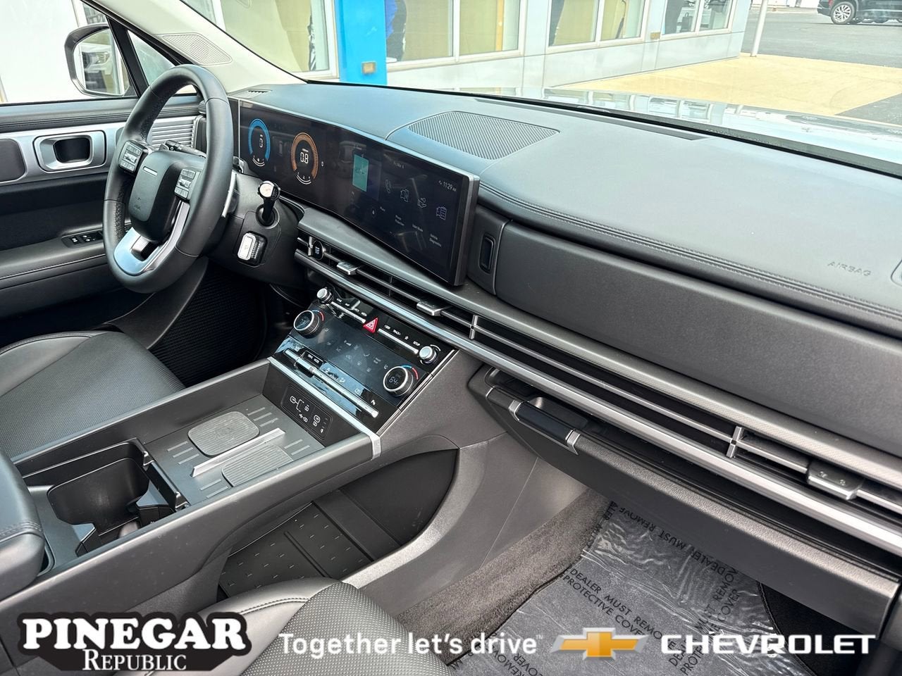 View vehicle photo 7