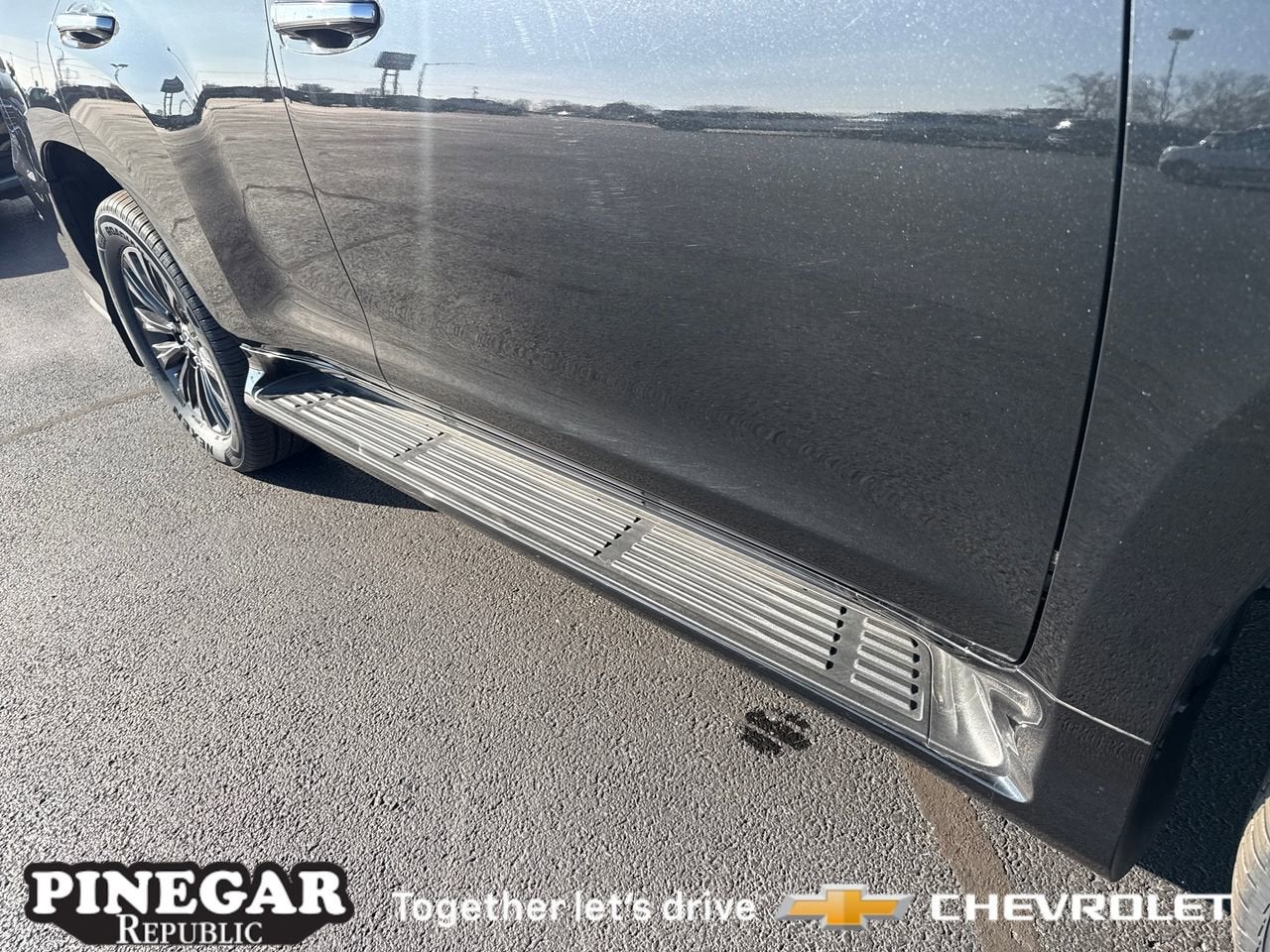 View vehicle photo 7