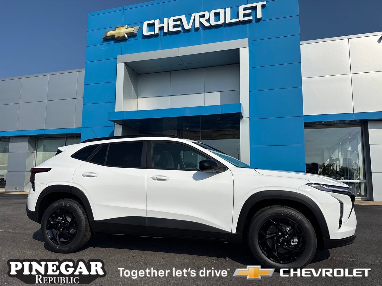 Summit White 2026 Chevrolet Trax SUV / Crossover Front-Wheel Drive Automatic
