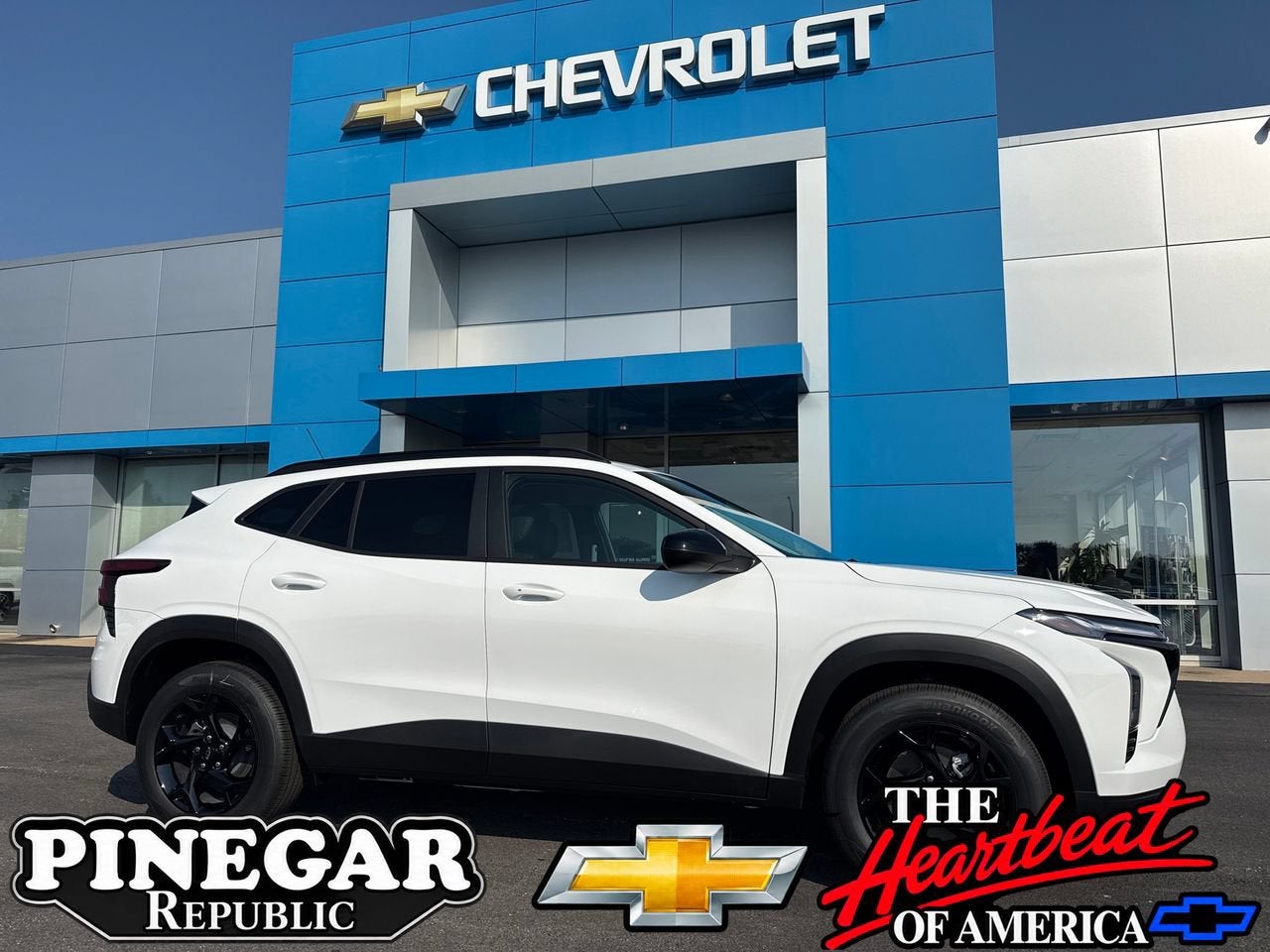 Summit White 2026 Chevrolet Trax SUV / Crossover Front-Wheel Drive Automatic