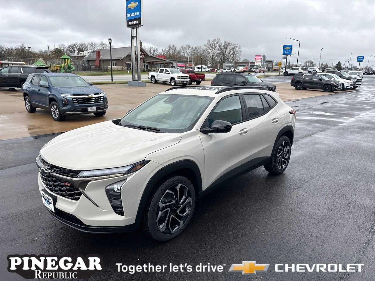 View vehicle photo 3