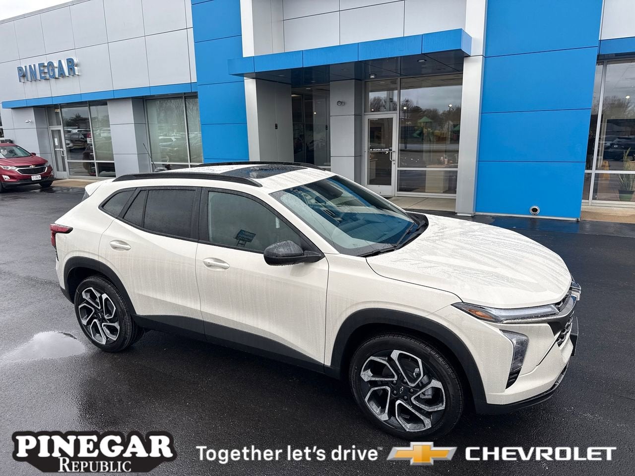 View vehicle photo 4