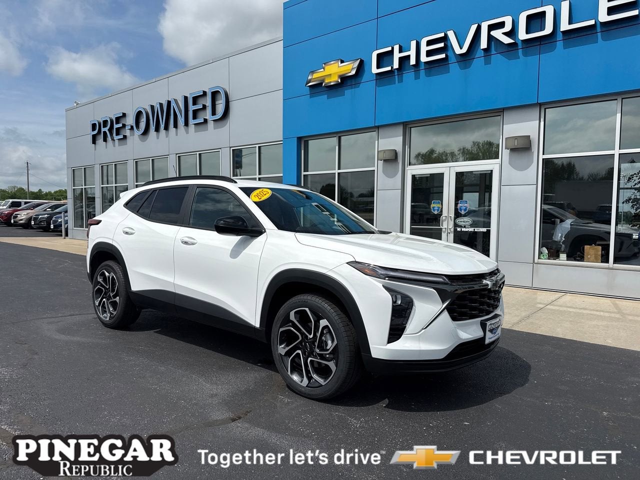 View vehicle photo 2
