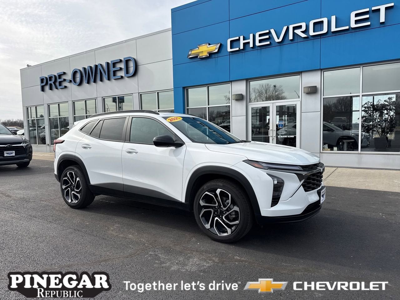 View vehicle photo 2