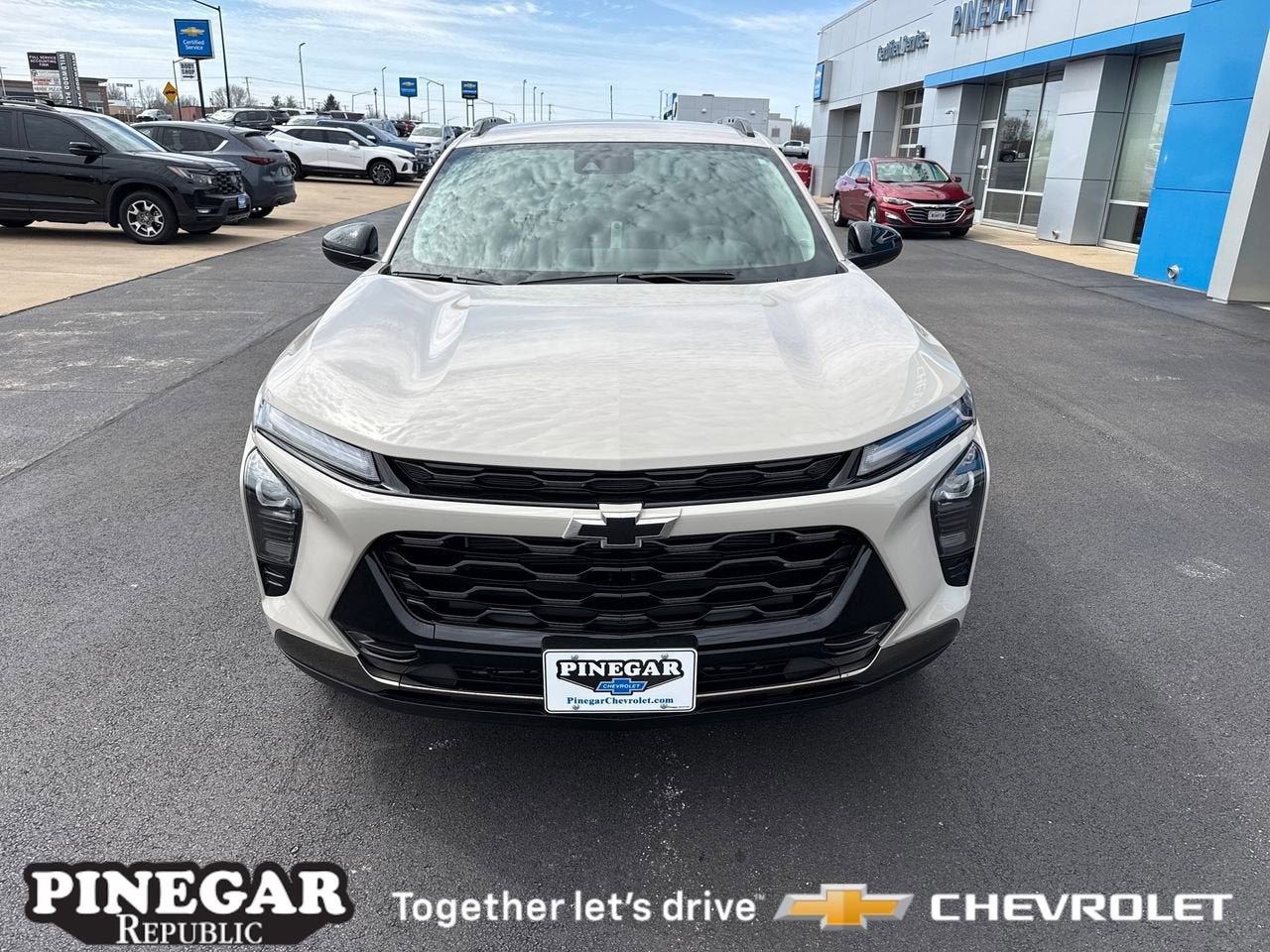 View vehicle photo 2