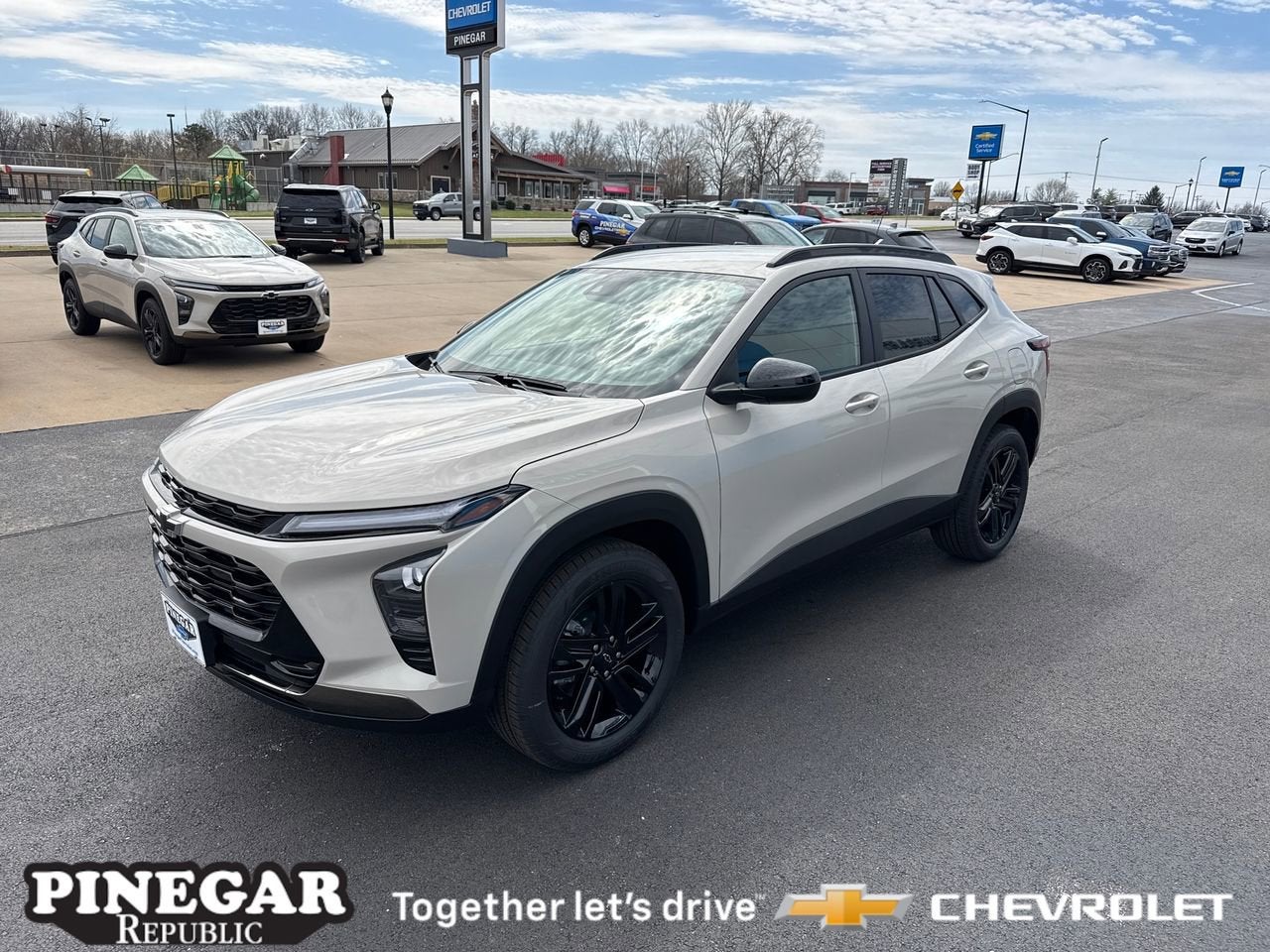 View vehicle photo 3