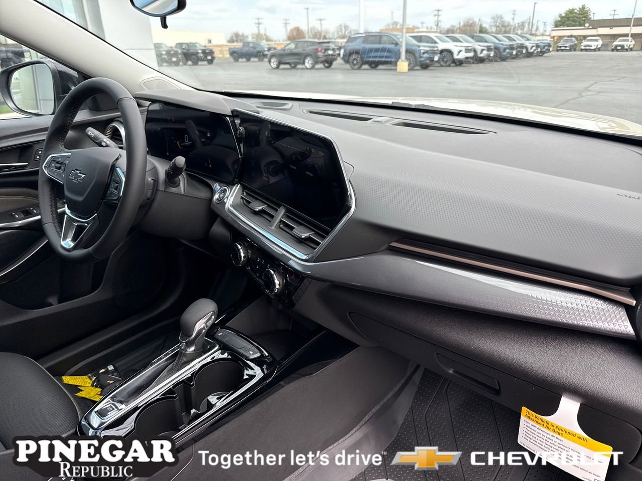 View vehicle photo 6