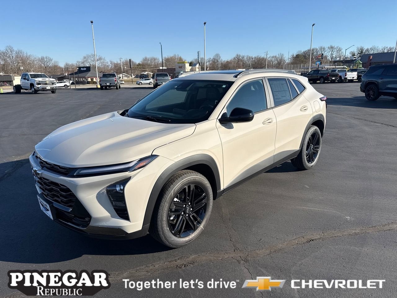 View vehicle photo 3