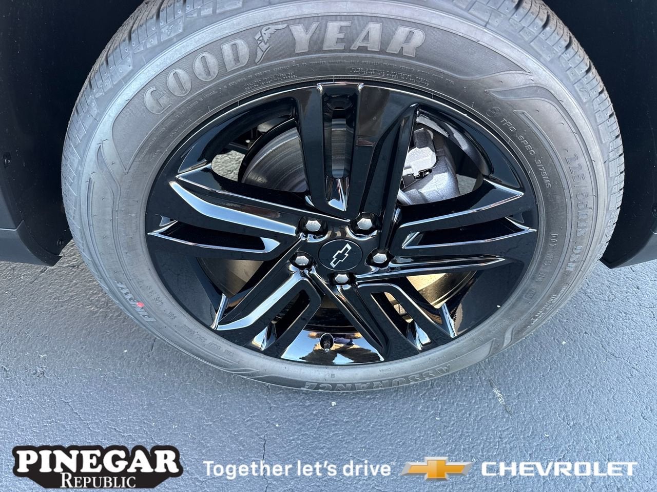 View vehicle photo 5