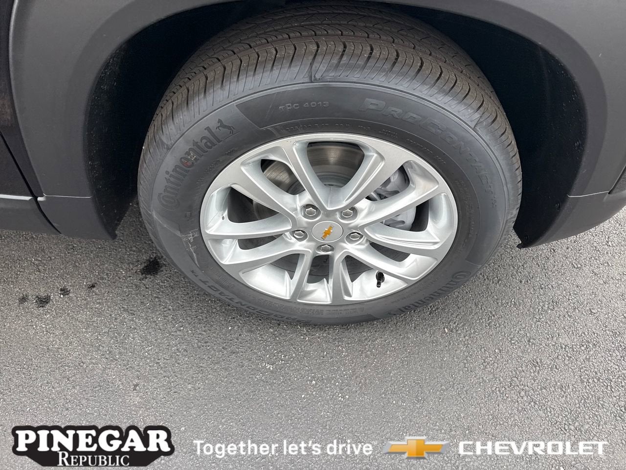 View vehicle photo 5