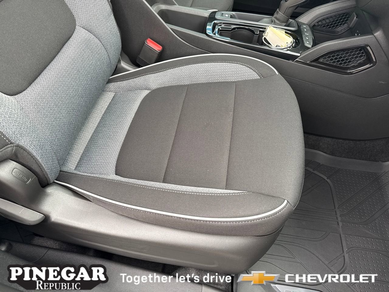 View vehicle photo 7