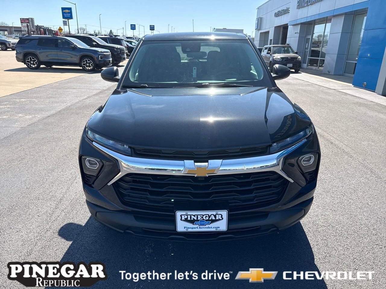 View vehicle photo 2