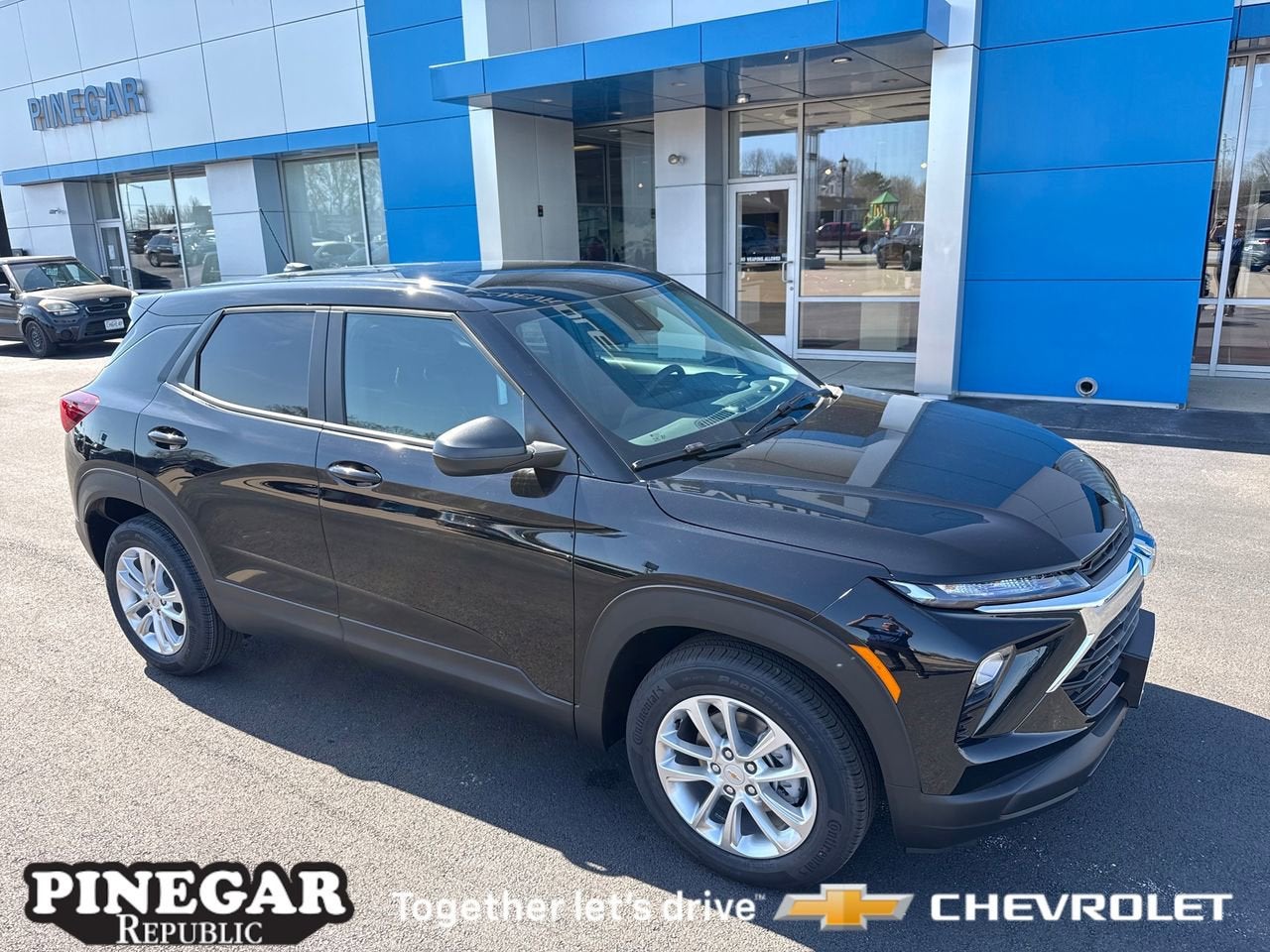 View vehicle photo 5