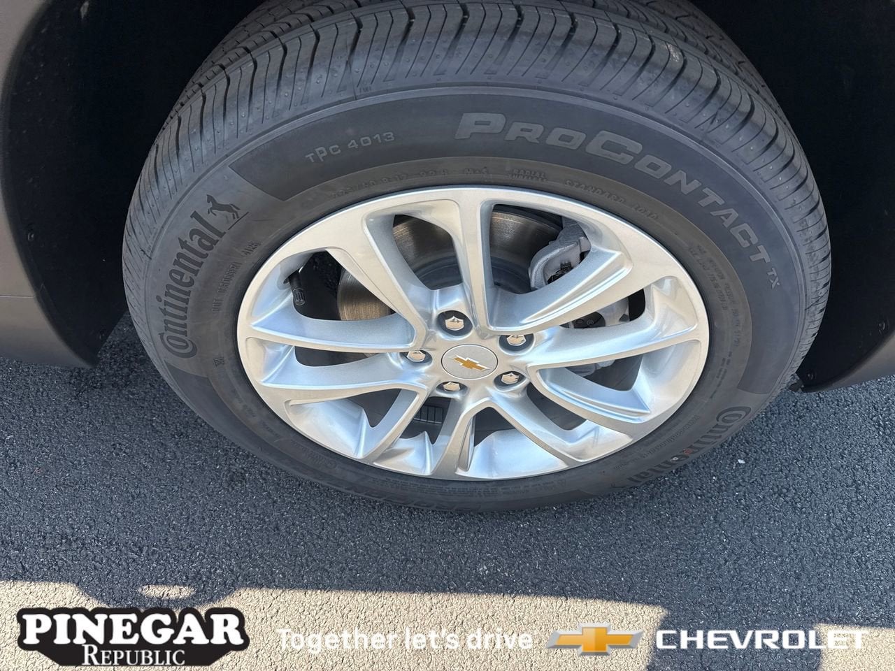 View vehicle photo 6