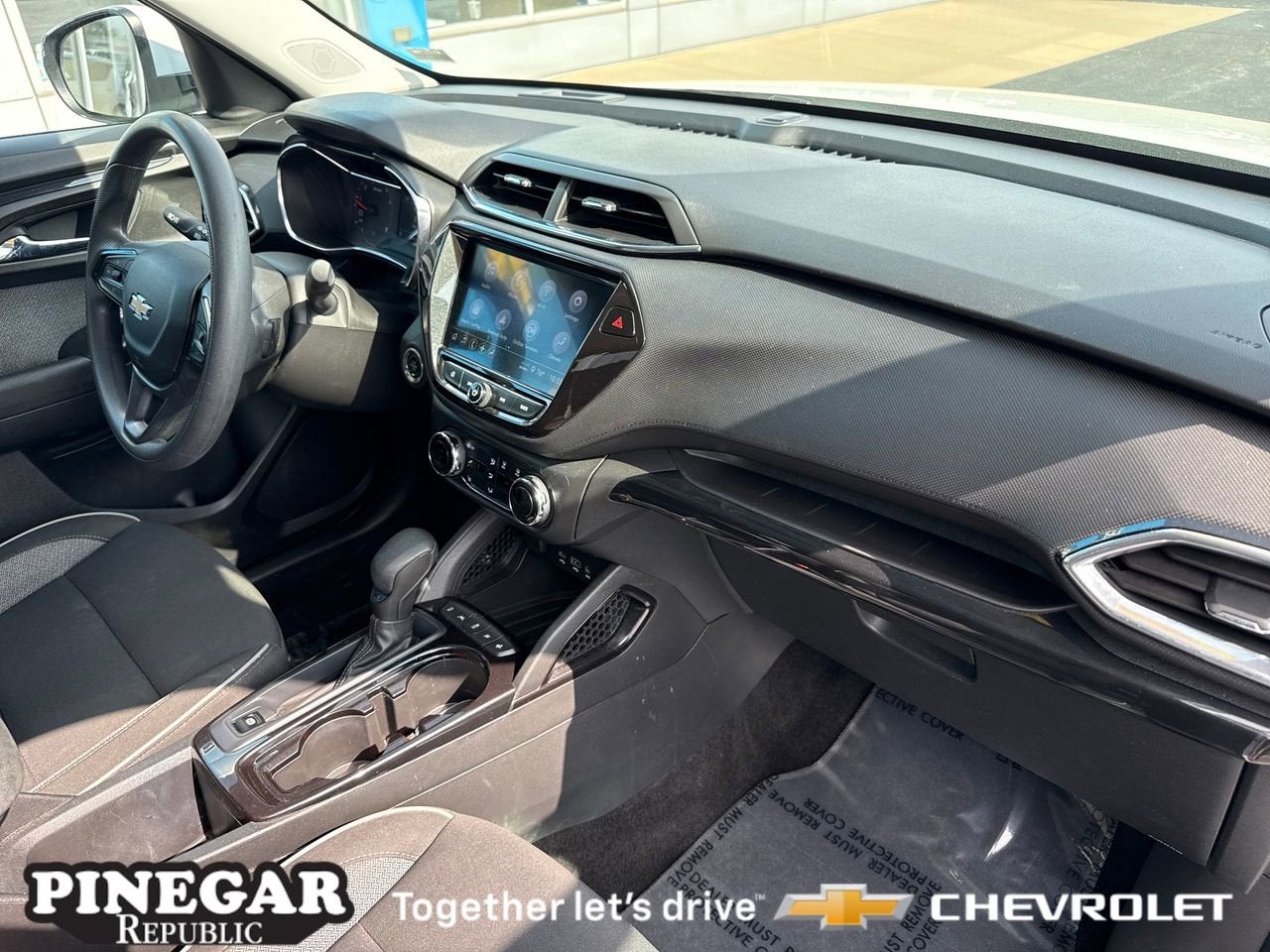 View vehicle photo 7