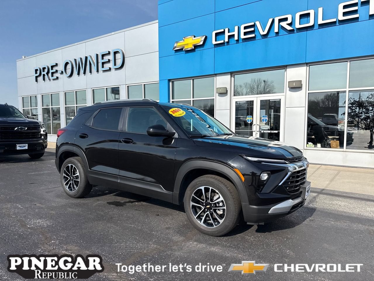 View vehicle photo 2