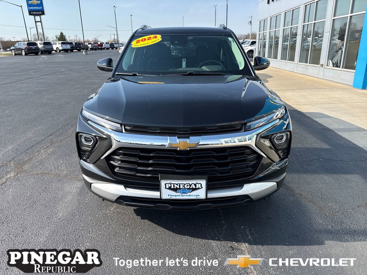 View vehicle photo 3