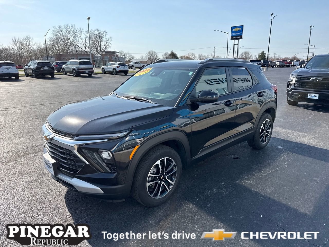 View vehicle photo 4