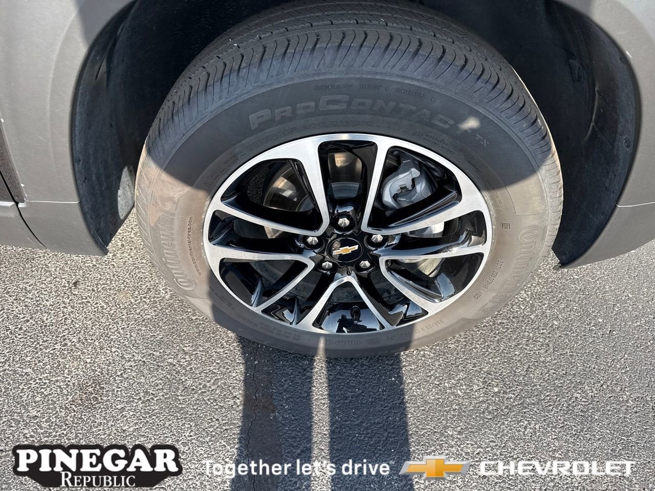 View vehicle photo 6