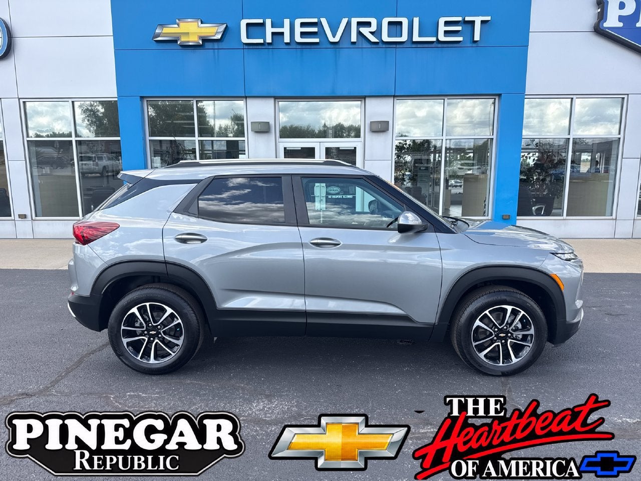 Sterling Gray Metallic 2026 Chevrolet Trailblazer SUV / Crossover Four-Wheel Drive Automatic